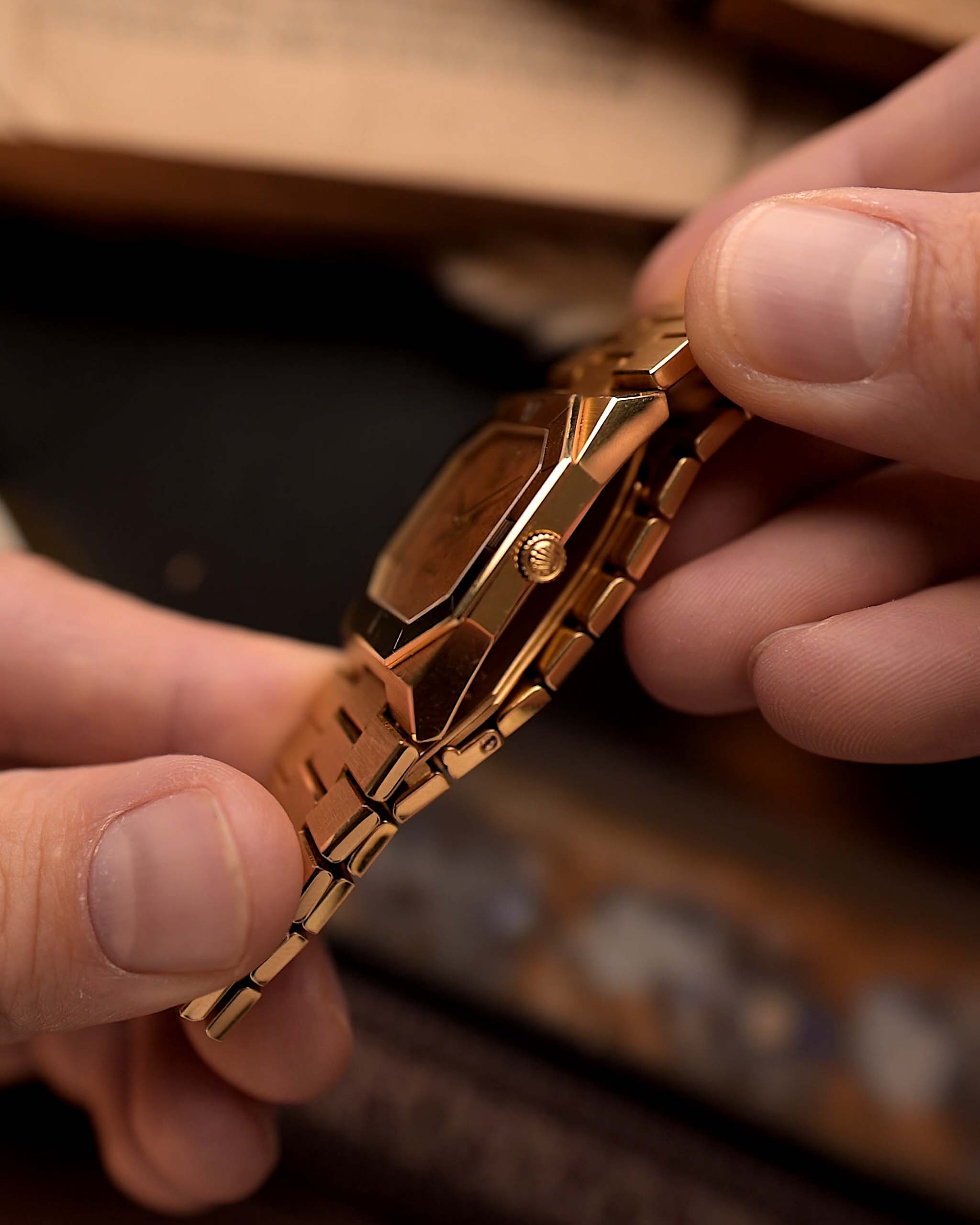 Royal Graceful Charm G779s Wood Dial Only Available Here In India 🇮🇳 (7-A Quality)